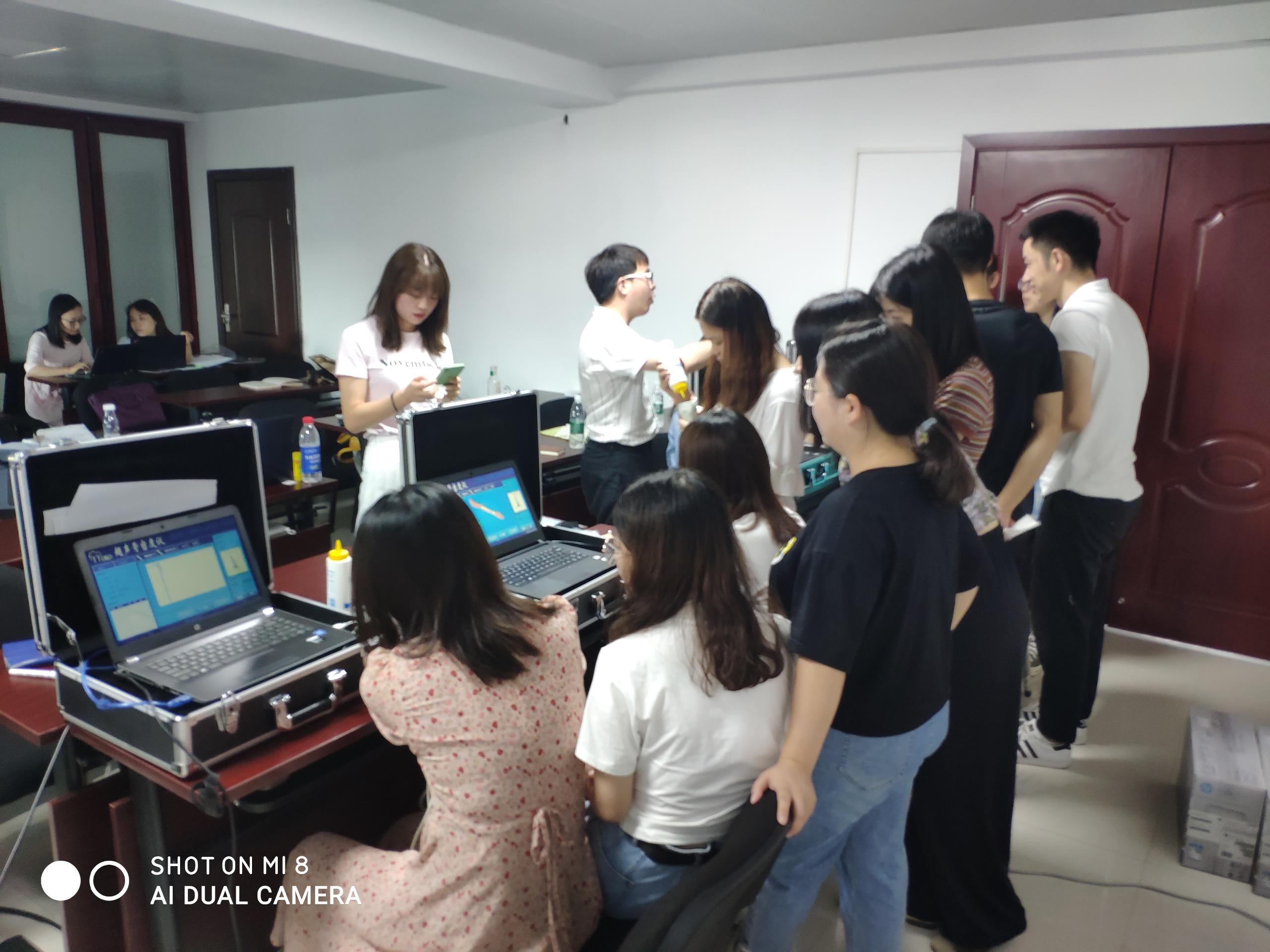 文中详细说明超声骨密度检测仪配备及市场价格必要性