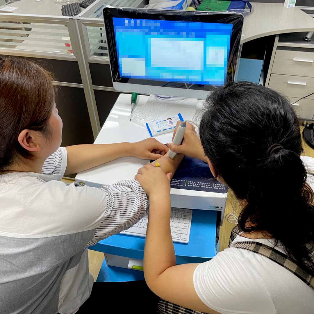 骨密度检测仪厂家提醒各个年龄段的人群怎样防控骨质疏松？